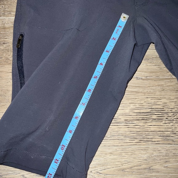 Columbia Saturday Trail Omni Shield Long Shorts Lightweight Size 2 Navy Blue - Picture 10 of 16